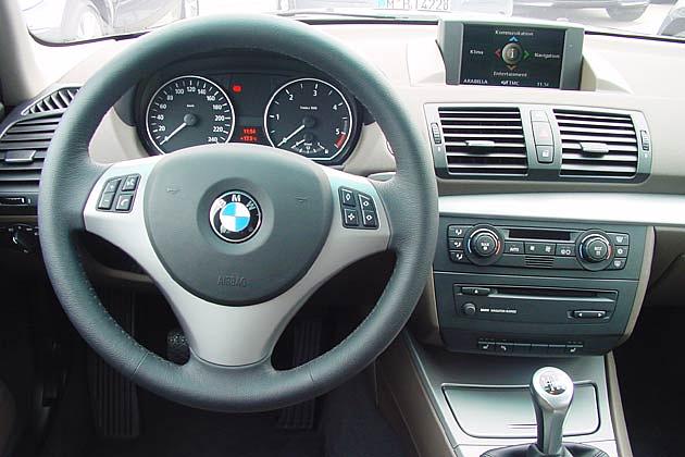 Chromringe um die beiden Rundinstrumente