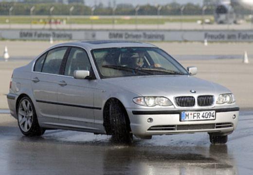 BMW-318i--2001-2005-