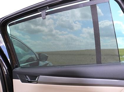 Für 170 Euro mehr bieten die hinteren Seitenscheiben ein eingebautes Rollo.