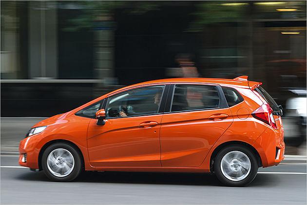 Der Kleinwagen wuchs um fast zehn Zentimeter in die Länge, drei davon kamen dem Radstand zugute