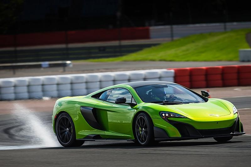 McLaren 675 LT - der Restkomfort des variablen Fahrwerks ist beeindruckend