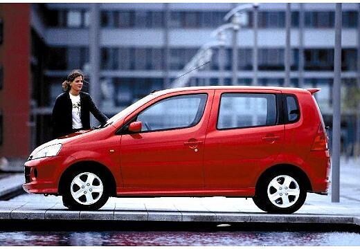 DAIHATSU-YRV-1-3--2000-2001-