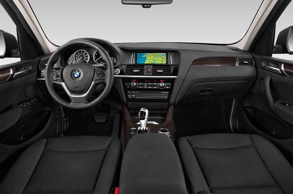 BMW X3 (Baujahr 2014) xDrive28i 5 Türen Cockpit und Innenraum