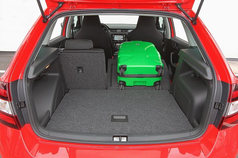 Der Kofferraum fasst zwischen 415 Liter und 1.381 Liter