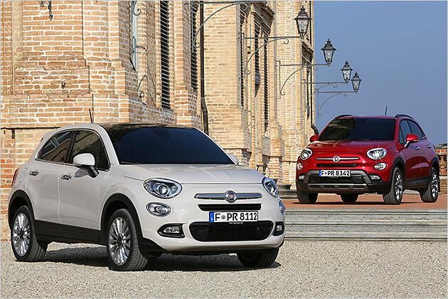 Die Cross-Version des 500X (im Hintergrund) bietet mehr Offroad-Optik und eine Traktionskontrolle für die Modelle mit Frontantrieb