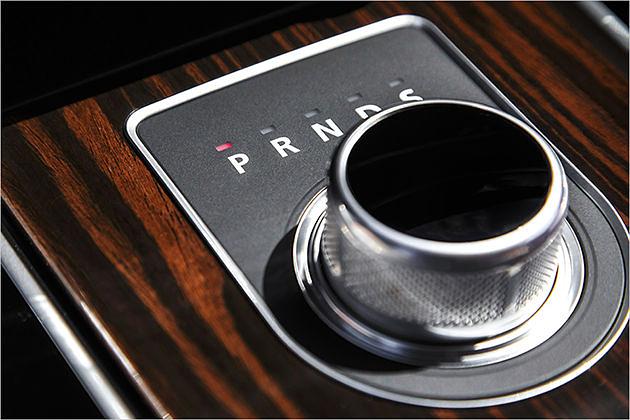 Der ausfahrende Drehknopf für die Fahrstufe blieb erhalten