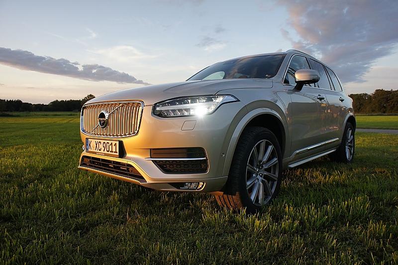 Der Volvo XC90 D5 kostet in der Top-Ausstattung mindestens 65.830 Euro