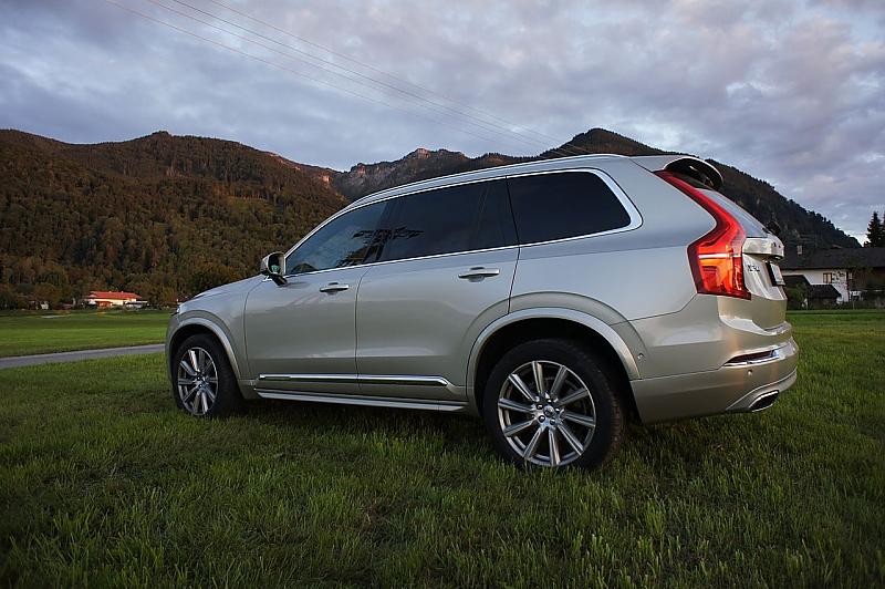 Der Volvo XC90 D5 wiegt gut zwei Tonnen