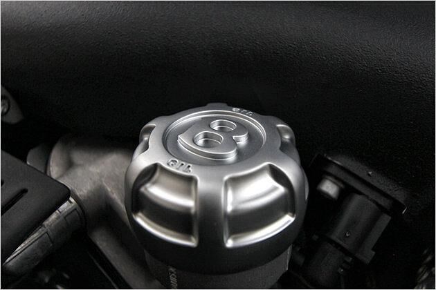 Bentley im Detail: Ja, es ist nur eine Ölkappe ...