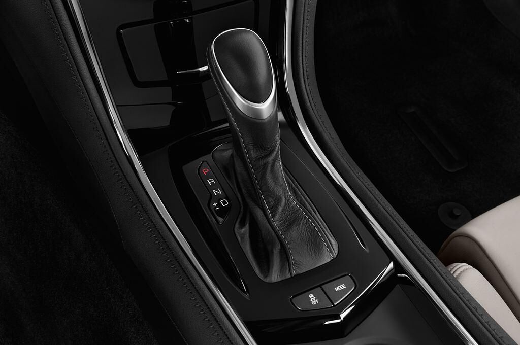 Cadillac ATS (Baujahr 2012) Premium 4 Türen Schalthebel
