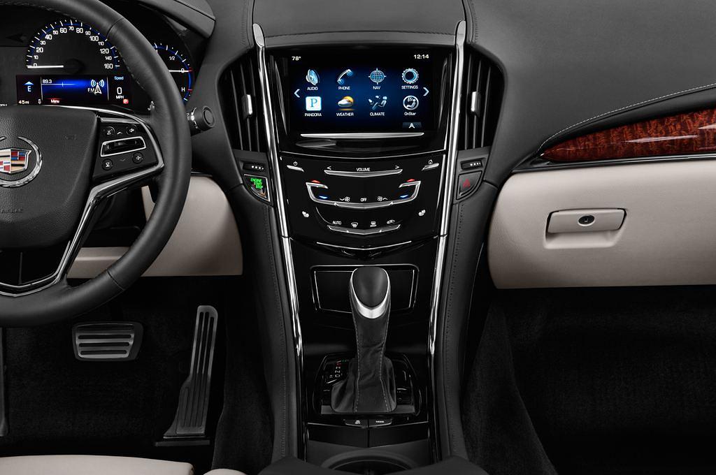 Cadillac ATS (Baujahr 2012) Premium 4 Türen Mittelkonsole