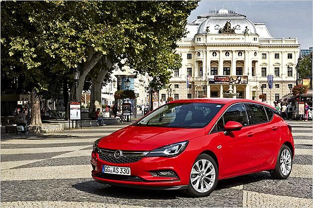 Der Basispreis des neuen Astra liegt bei 17.260 Euro. Ein gut ausgestattetes Modell mit 150-PS-Benziner liegt bei rund 25.000 Euro