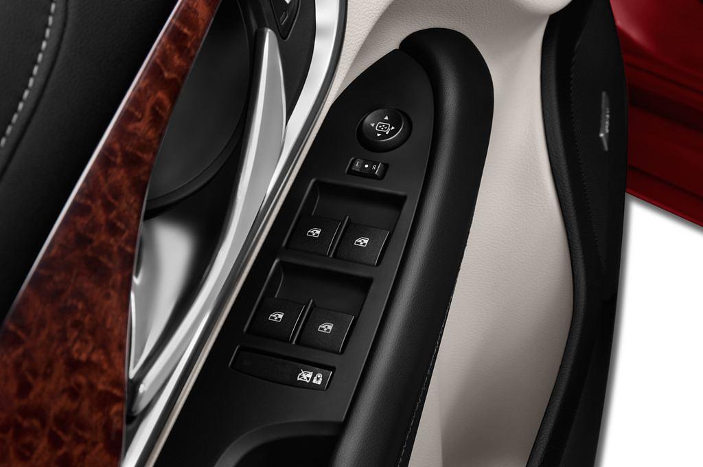 Cadillac ATS (Baujahr 2015) Premium 4 Türen Bedienungselemente Tür