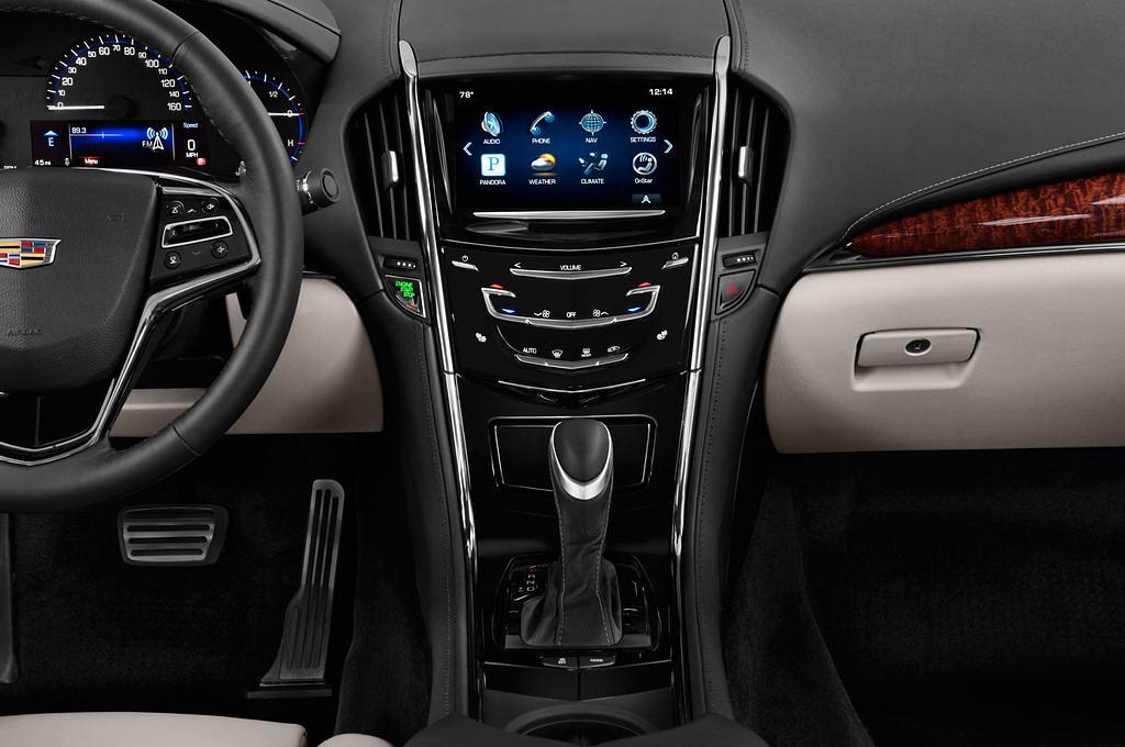 Cadillac ATS (Baujahr 2015) Premium 4 Türen Mittelkonsole
