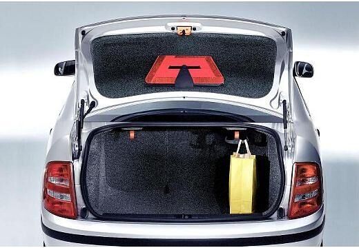 SKODA-Fabia-1-4-Sedan--2001-2003-