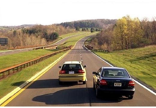 VOLVO-V40-1-6--2000-2002-