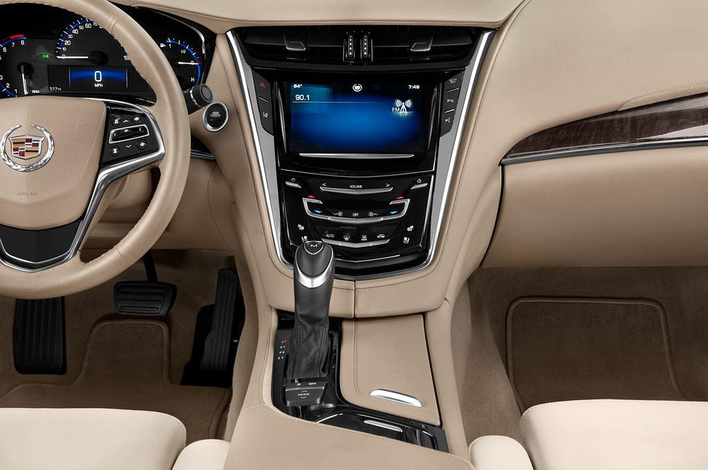 Cadillac CTS (Baujahr 2013) - 4 Türen Mittelkonsole