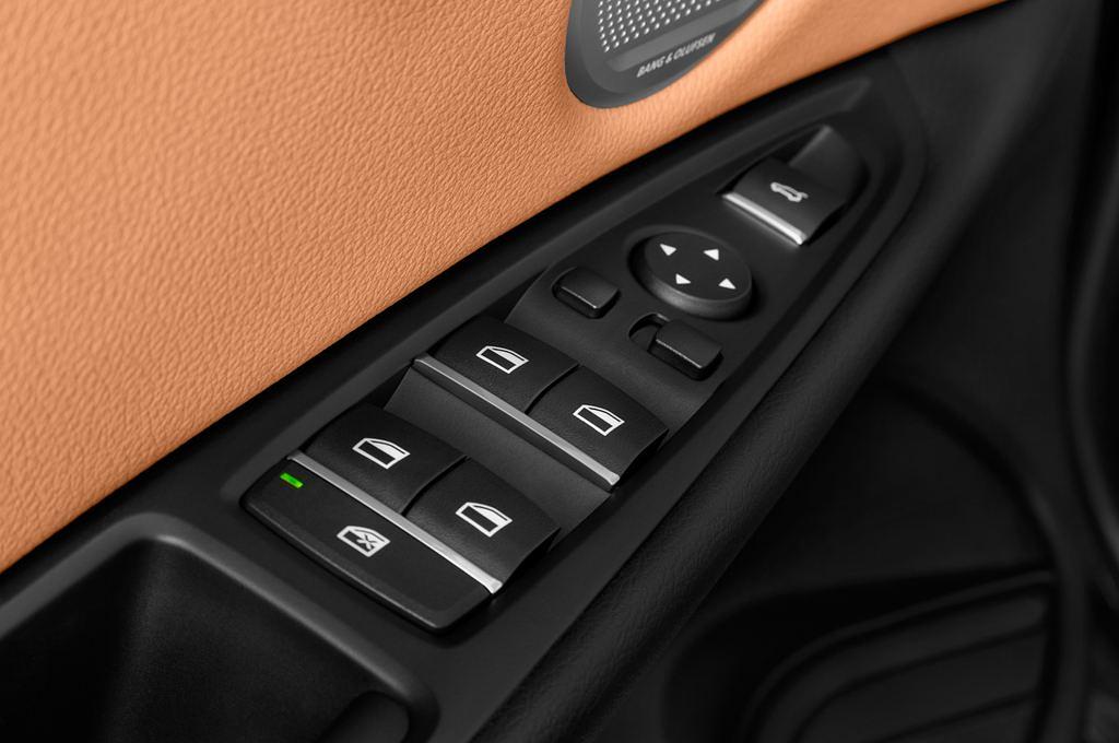 BMW X6 (Baujahr 2015) Xdrive50I 5 Türen Bedienungselemente Tür