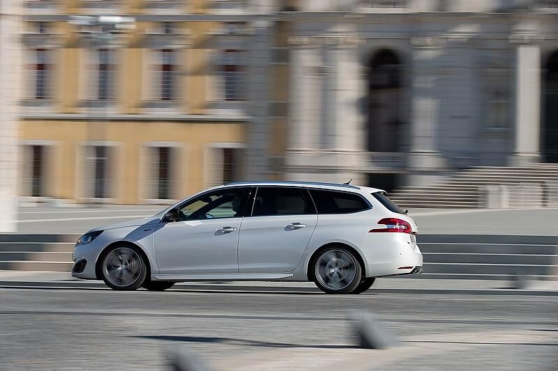 Der Peugeot 308 SW Allure 130 e THP ist bis zu 198 km/h