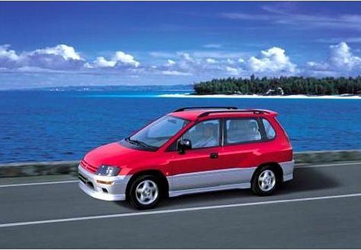 MITSUBISHI-Space-Runner--1999-2002-