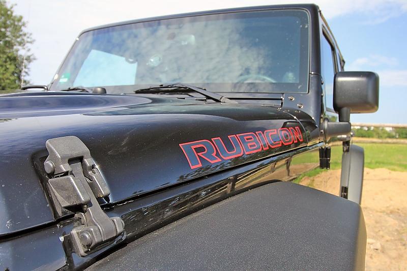 Die Motorhaube ist extra gesichert.