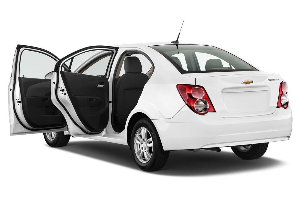 Chevrolet Aveo (Baujahr 2012) LT+ 4 Türen Tür geöffnet
