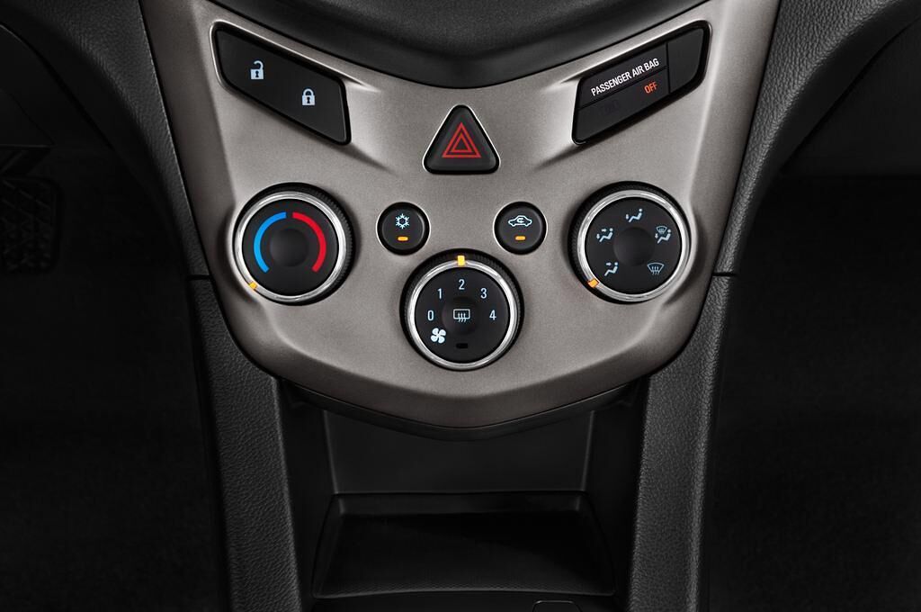Chevrolet Aveo (Baujahr 2012) LT+ 4 Türen Temperatur und Klimaanlage