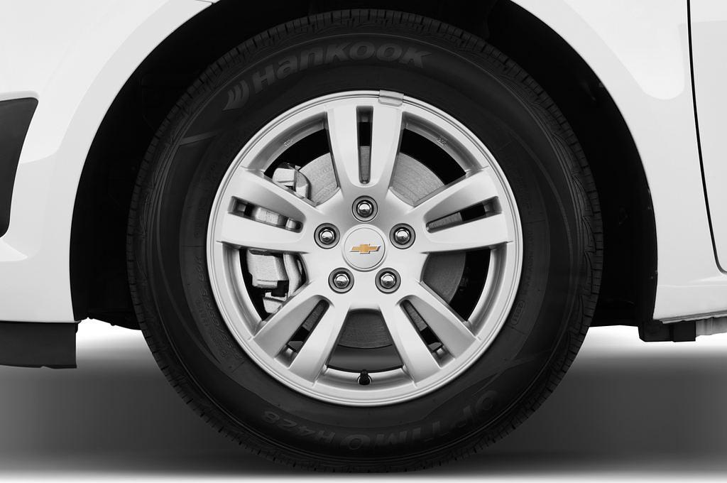 Chevrolet Aveo (Baujahr 2012) LT+ 4 Türen Reifen und Felge