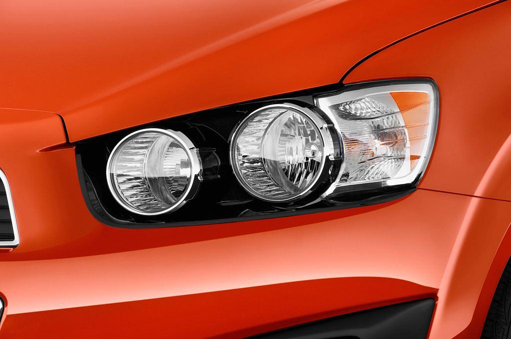 Chevrolet Aveo (Baujahr 2012) LT+ 5 Türen Scheinwerfer