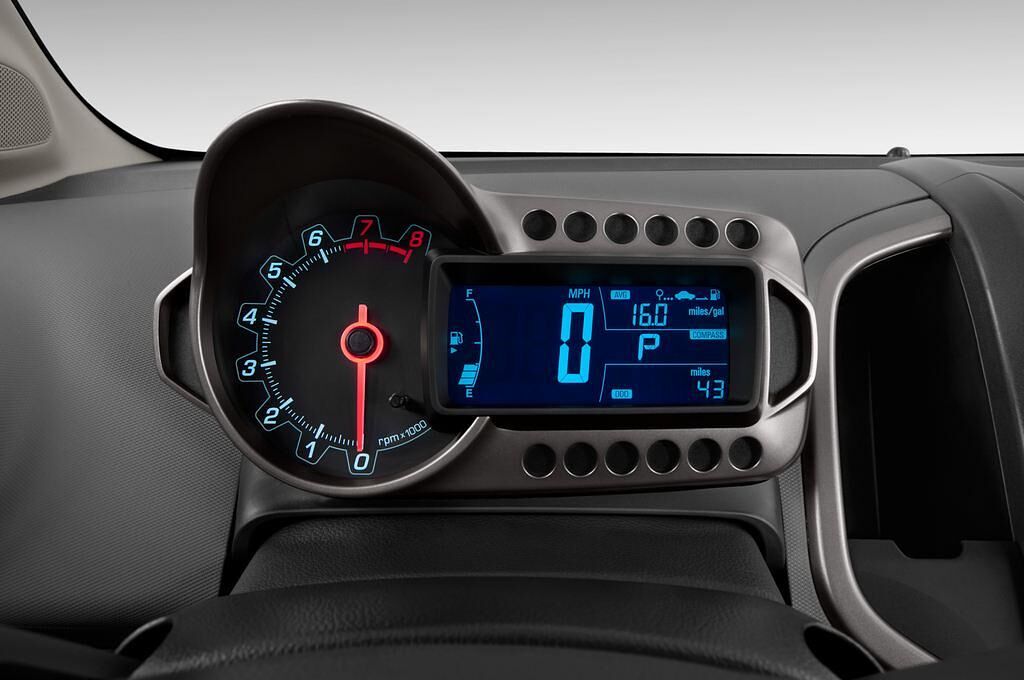 Chevrolet Aveo (Baujahr 2012) LT+ 5 Türen Tacho und Fahrerinstrumente