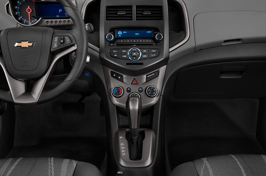 Chevrolet Aveo (Baujahr 2012) LT+ 5 Türen Mittelkonsole