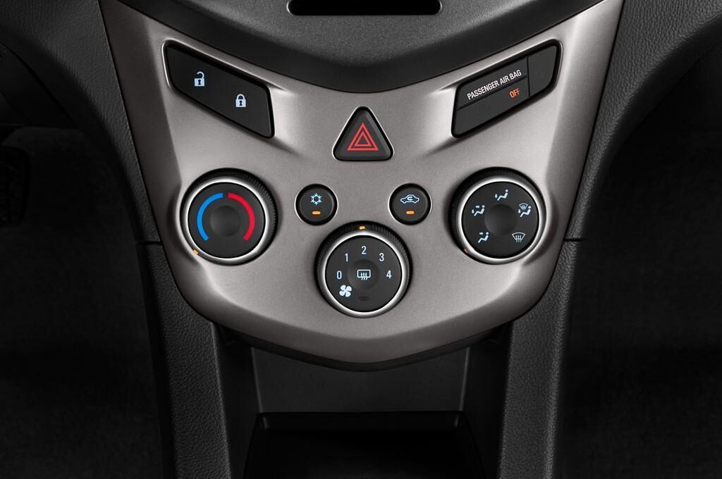 Chevrolet Aveo (Baujahr 2012) LT+ 5 Türen Temperatur und Klimaanlage