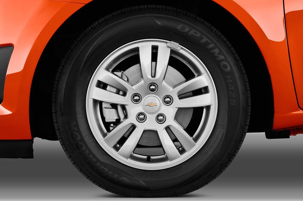 Chevrolet Aveo (Baujahr 2012) LT+ 5 Türen Reifen und Felge