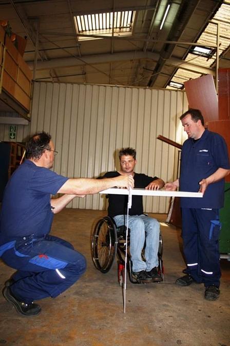 Der Paravano wird für rund 75.000 Euro umgebaut. Neuer Gesamtpreis: Knapp 150.000 Euro.