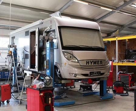 Der Paravano wird für rund 75.000 Euro umgebaut. Neuer Gesamtpreis: Knapp 150.000 Euro.