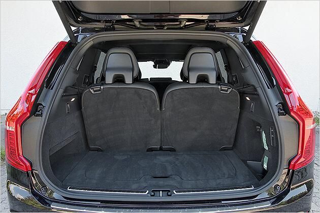 Das minimale Kofferraumvolumen liegt auf Kompaktwagenniveau und beträgt lediglich 314 Liter