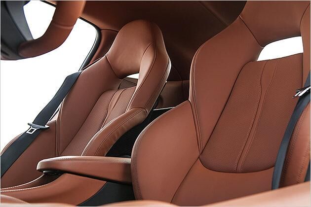 Die Sportsitze sind in allen nur erdenklichen Farben beziehbar und machen insgesamt einen sehr guten Eindruck