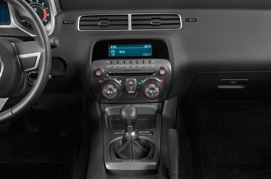 Chevrolet Camaro (Baujahr 2012) - 2 Türen Mittelkonsole