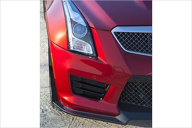 Die länglichen Scheinwerfer sorgen für Überholprestige