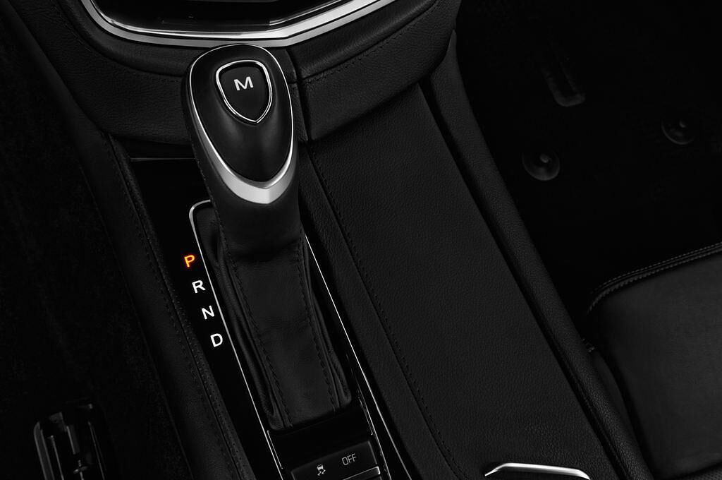 Cadillac CTS (Baujahr 2016) - 4 Türen Schalthebel