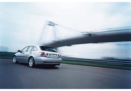 LEXUS-IS-300-SportCross--2001-2005-