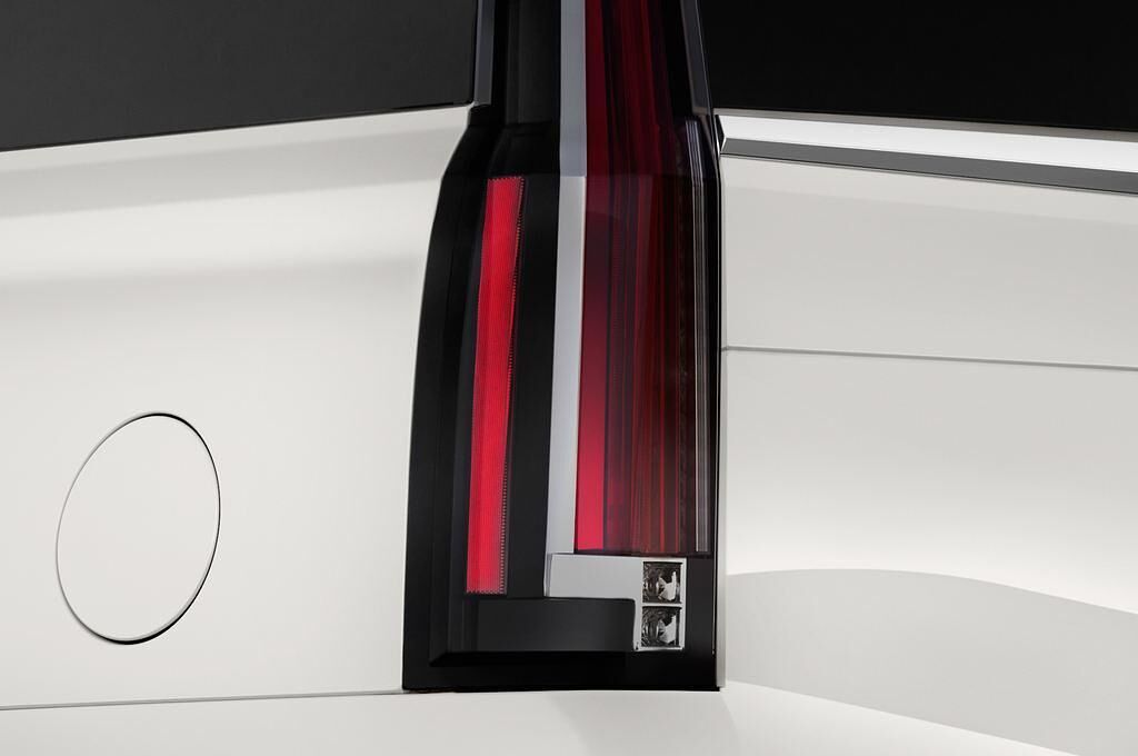 Cadillac Escalade (Baujahr 2016) Platinum 5 Türen Rücklicht