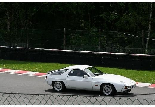 Porsche 928 Coupé (1977–1986)