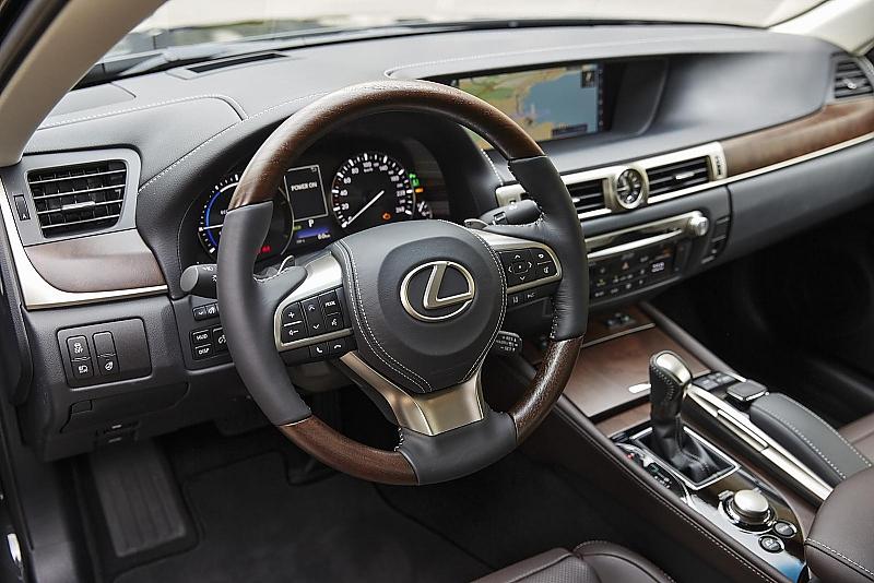 Gediegener Luxus im Lexus GS 450h Luxury Line
