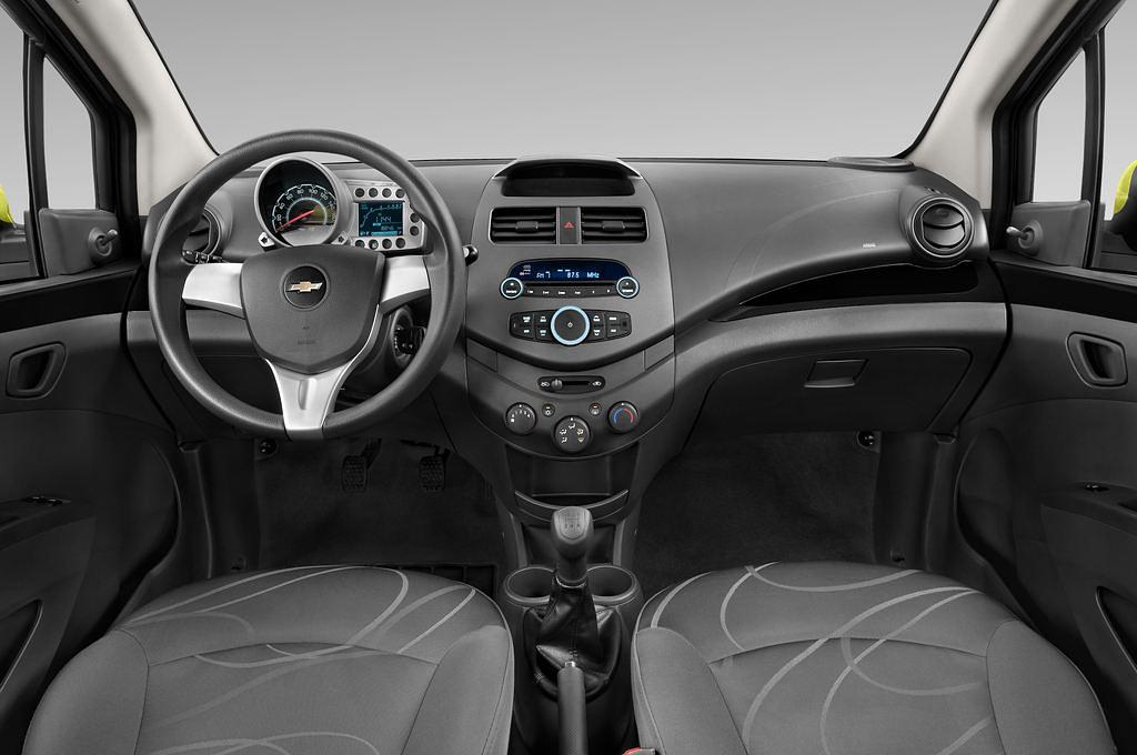 Chevrolet Spark (Baujahr 2011) LS 5 Türen Cockpit und Innenraum