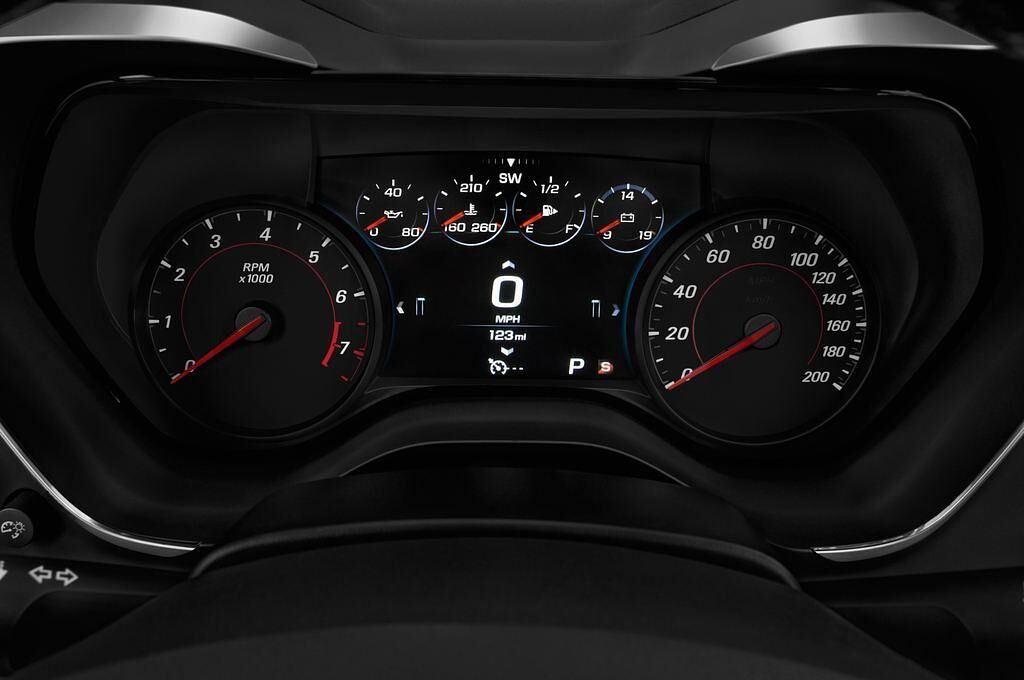 Chevrolet Camaro (Baujahr 2017) - 2 Türen Tacho und Fahrerinstrumente