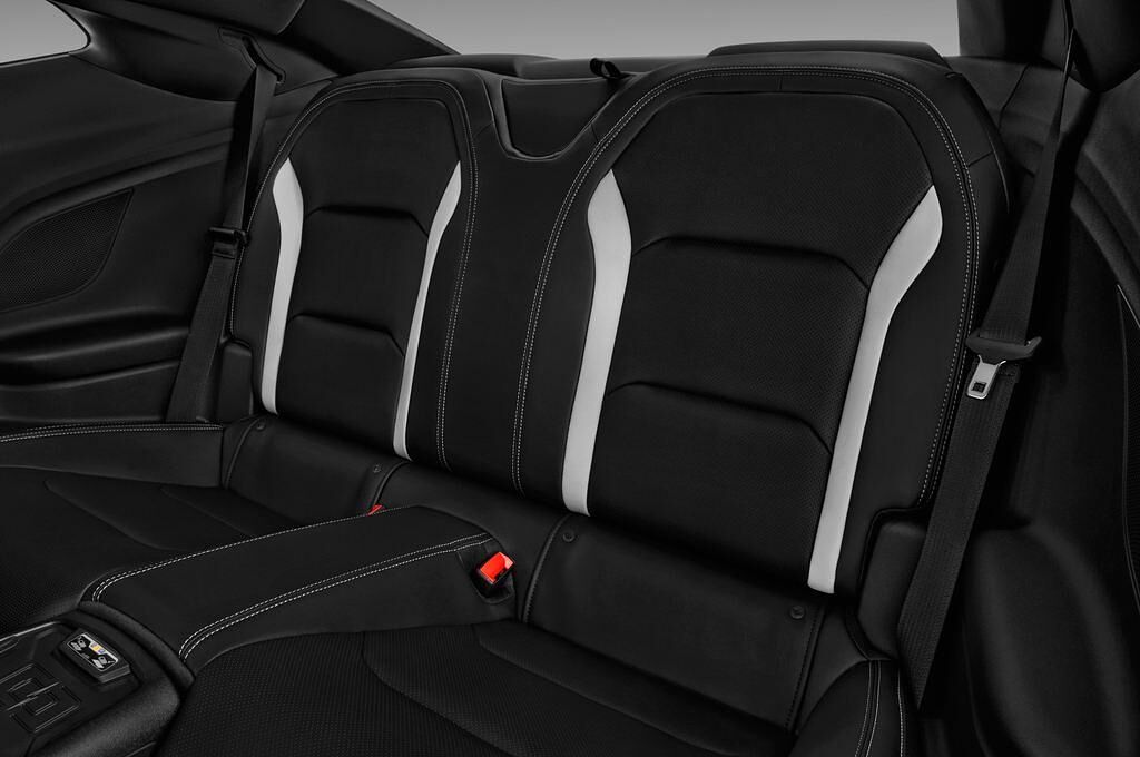 Chevrolet Camaro (Baujahr 2017) - 2 Türen Rücksitze