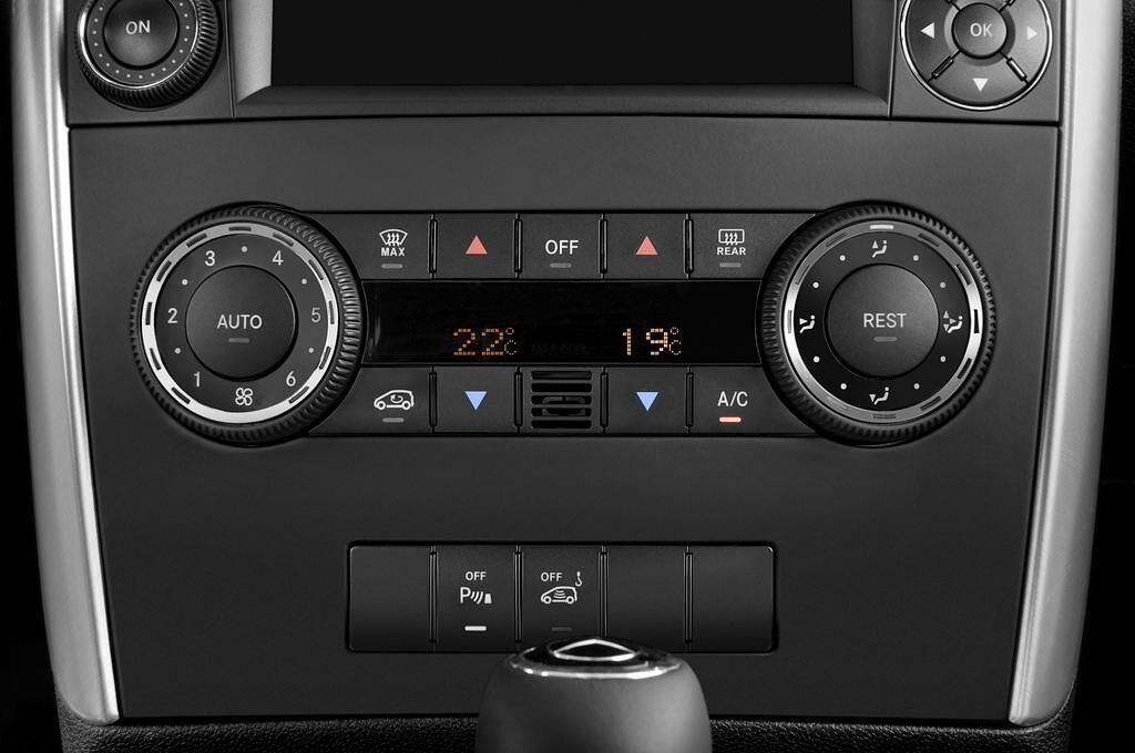 Mercedes A-Class (Baujahr 2011) Avantgarde 5 Türen Temperatur und Klimaanlage