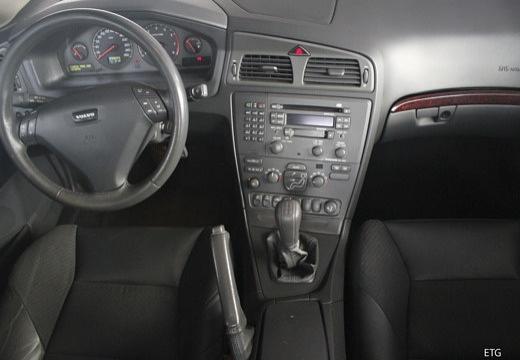 VOLVO-S60-2-4--2000-2004-