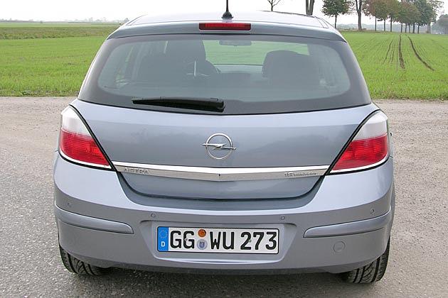 Sorgt für Edeloptik: Breite Chromleiste auf der Heckklappe